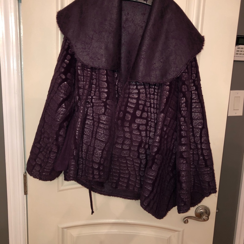 Faux shearling jacket - Picture 2 of 8